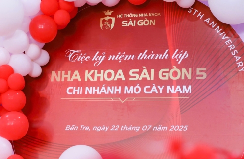 Tiệc kỷ niệm thành lập nha Khoa Sài Gòn Mỏ Cày
